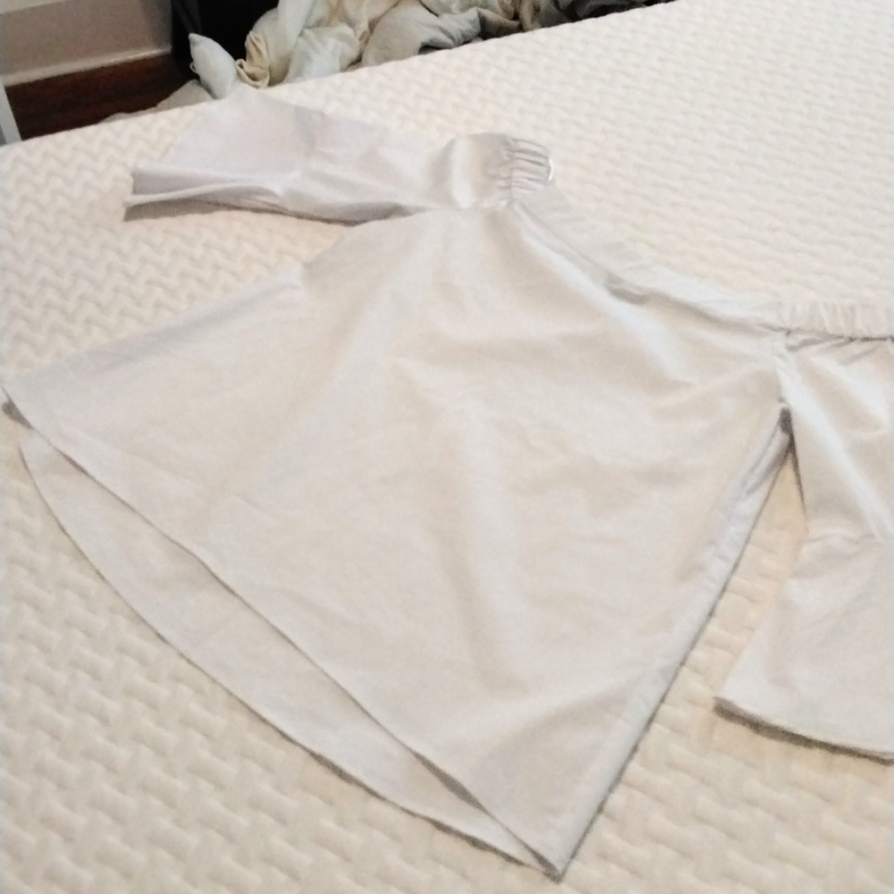 Off the shoulder top -- Cupio
